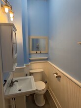 29 Locust St, Unit A in Everett, MA - Foto de edificio - Building Photo