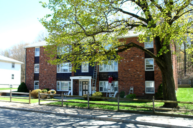 339 Privilege St in Woonsocket, RI - Foto de edificio - Building Photo