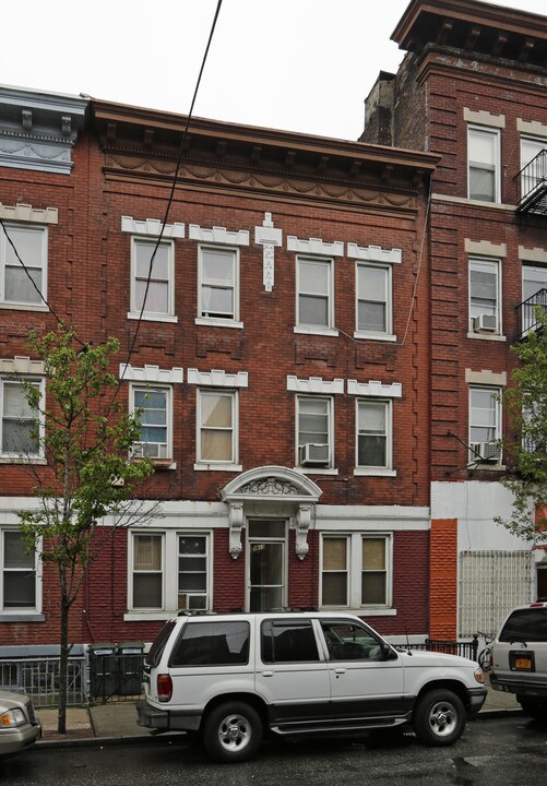 5613 Hudson Ave in West New York, NJ - Building Photo