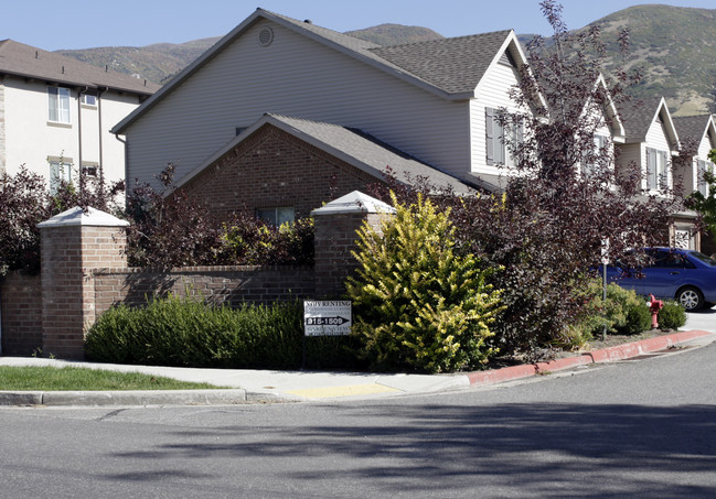 Garden View Townhomes in Centerville, UT - Building Photo - Building Photo