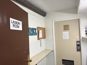 140 Kenrick St, Unit 21 in Boston, MA - Building Photo - Building Photo