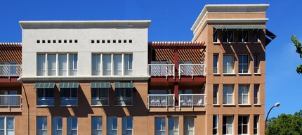 Villa Montgomery Apartments in Redwood City, CA - Building Photo - Building Photo