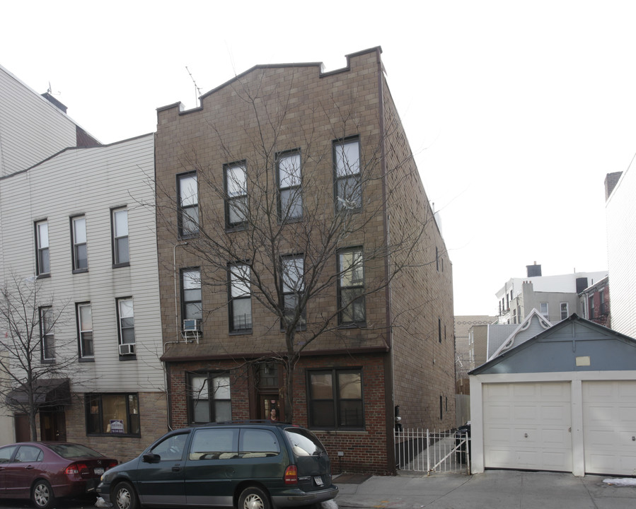 188 Greenpoint Ave in Brooklyn, NY - Foto de edificio