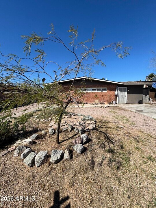 9406 N 5th Ave in Phoenix, AZ - Foto de edificio