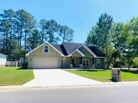 1671 Eagle Terrace in Gonzalez, FL - Building Photo