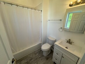 29 Cameron Ave, Unit 3 in Somerville, MA - Foto de edificio - Building Photo