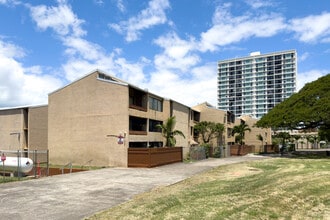 Kauluwela II Apartments in Honolulu, HI - Building Photo - Building Photo