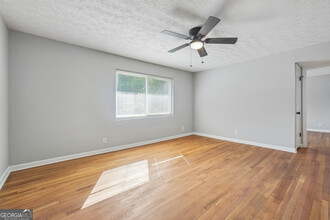169 Constitution Blvd in Lawrenceville, GA - Foto de edificio - Building Photo