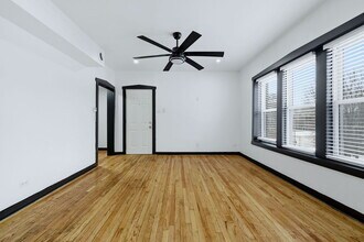 131 E 72nd St in Chicago, IL - Building Photo - Building Photo