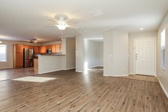 43680 Bedford Dr in Maricopa, AZ - Building Photo - Building Photo