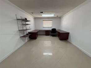 14383 SW 19 Terrace in Miami, FL - Building Photo - Building Photo