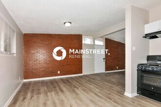 6671 Bitteroot Ln in St. Louis, MO - Building Photo - Building Photo