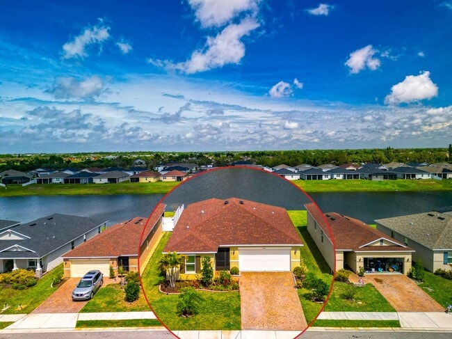 3558 74th Ave Cir E in Sarasota, FL - Foto de edificio - Building Photo