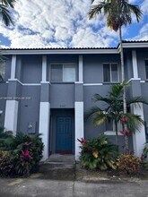 5457 SW 41st St in Pembroke Park, FL - Building Photo - Building Photo