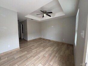 826 S Missouri St, Unit A in Alton, TX - Building Photo - Building Photo