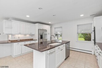 10 Jensen Ct in Chatham Township, NJ - Building Photo - Building Photo