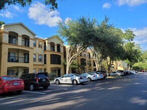 5621 Pinnacle Heights Cir, Unit 107 in Tampa, FL - Building Photo - Building Photo