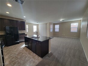 3705 Catamount Creek Ave in Las Vegas, NV - Building Photo - Building Photo