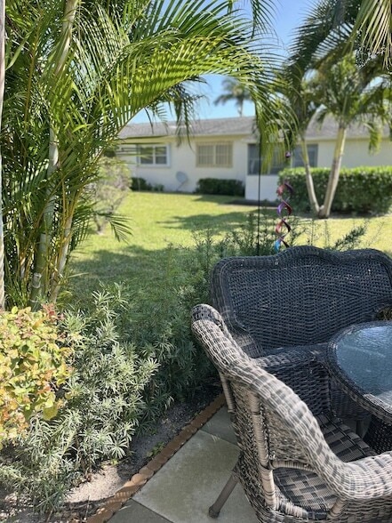 2551 Emory Dr W in West Palm Beach, FL - Foto de edificio - Building Photo