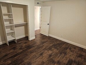 905 Denise Ct SE in Salem, OR - Foto de edificio - Building Photo