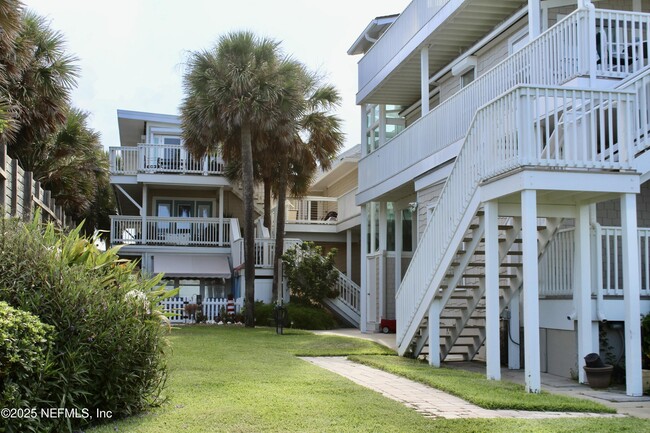 195 Beach Ave in Atlantic Beach, FL - Building Photo - Building Photo