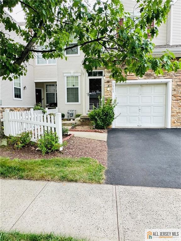 property at 1905 Dahlia Cir