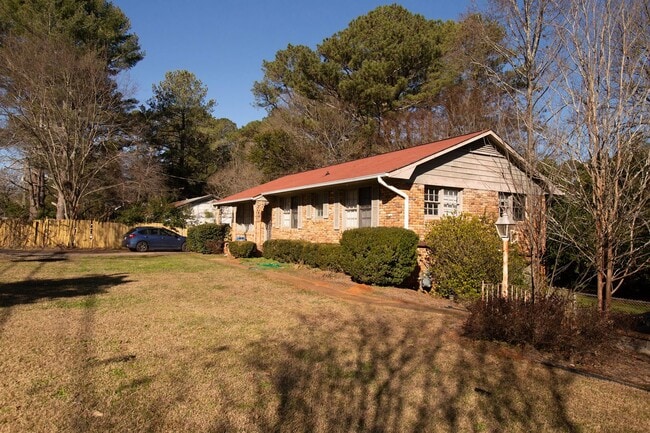 1085 College Station Rd in Athens, GA - Building Photo - Building Photo