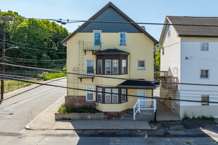 61 Elm St in Woonsocket, RI - Foto de edificio - Building Photo