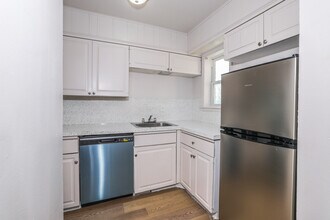 Parkwood Townhomes in Tulsa, OK - Building Photo - Interior Photo
