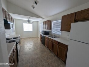 7254 W Maple Ridge Dr in Tucson, AZ - Building Photo - Building Photo