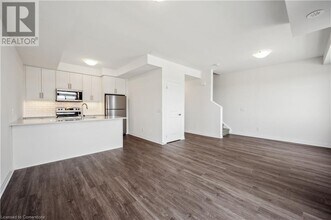 265 Cotton Grass St in Kitchener, ON - Building Photo - Building Photo