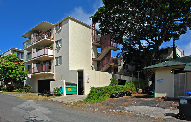 University Court Aoao in Honolulu, HI - Building Photo - Building Photo