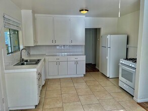 1052-1054 Golden Rd in Encinitas, CA - Building Photo - Building Photo