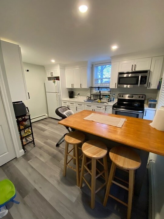 9 Salem St, Unit 1 in Wakefield, MA - Building Photo