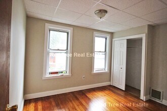 14 Dow St, Unit 2 in Somerville, MA - Foto de edificio - Building Photo