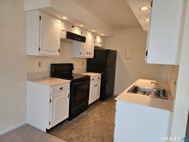 50 Aiken St in Norwalk, CT - Building Photo - Building Photo