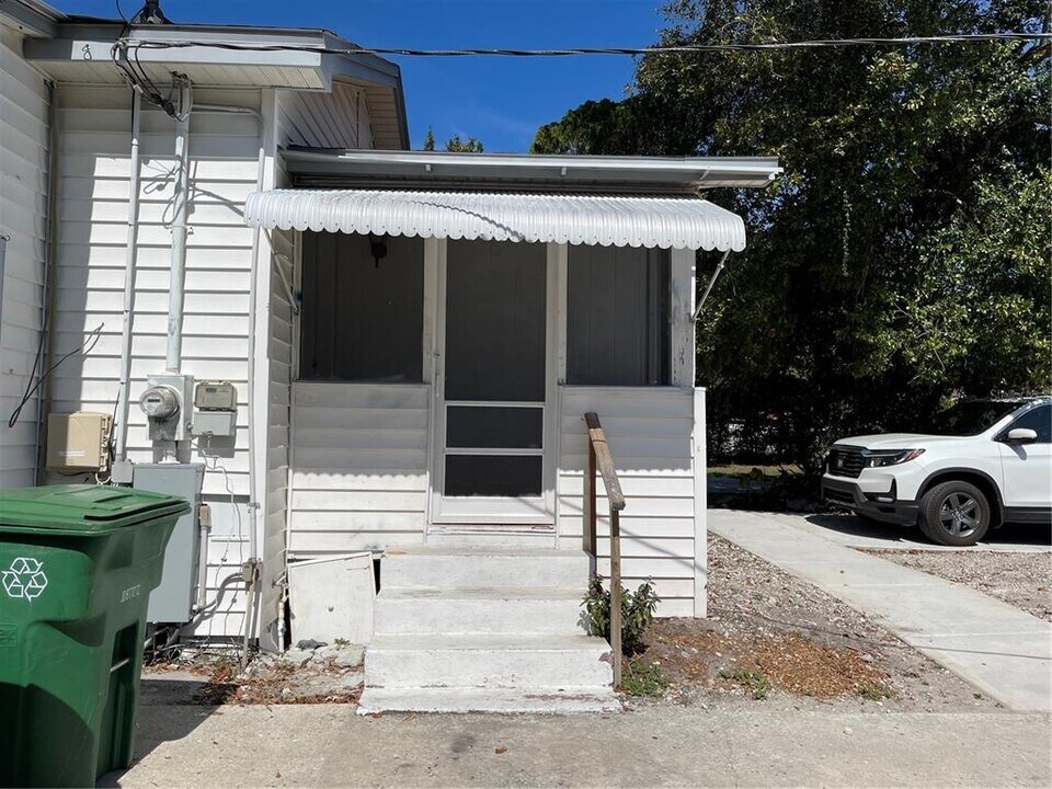 8708 N Edison Ave-Unit -A in Tampa, FL - Building Photo