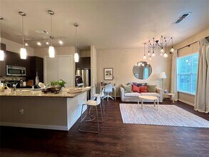 2950 McKinney Ave in Dallas, TX - Building Photo - Building Photo