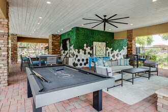 The Laurel Apartments in Chandler, AZ - Building Photo - Building Photo