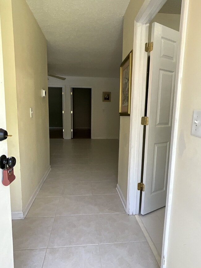 452 Lemans Dr in Bloomingdale, GA - Building Photo - Building Photo