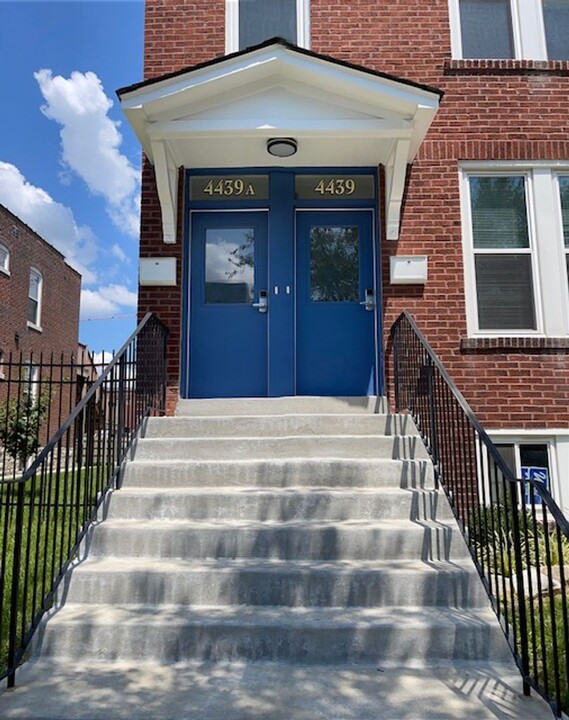 4439 Swan Ave in St. Louis, MO - Building Photo