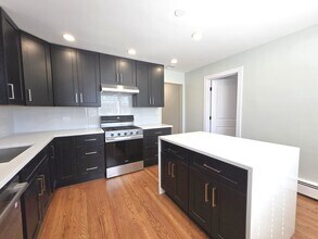 315 W Prospect Ave in Mount Prospect, IL - Building Photo - Building Photo