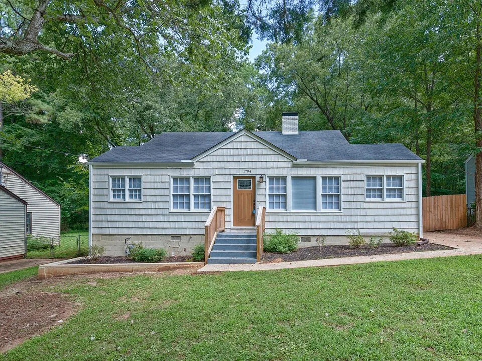 1794 Parkhill Dr in Decatur, GA - Building Photo