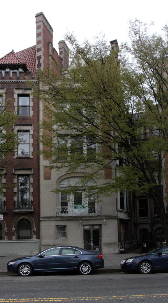 105 Riverside Dr in New York, NY - Foto de edificio - Building Photo