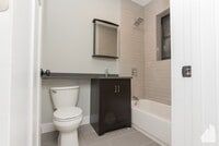 4425 N Wolcott Ave - 6