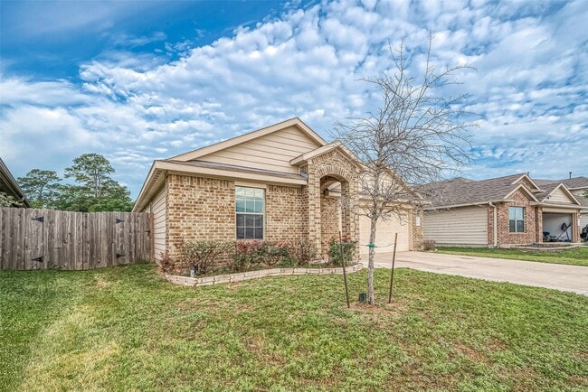 2038 Treasure Mountain Dr in Spring, TX - Foto de edificio - Building Photo