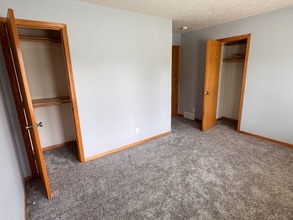 16212 Timberline Dr in Omaha, NE - Foto de edificio - Building Photo