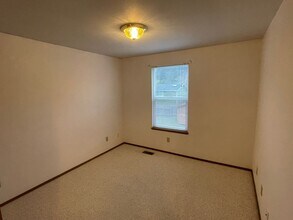 928 NW Quarterdeck Loop in Oak Harbor, WA - Building Photo - Building Photo