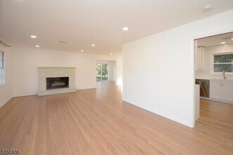 58 Oxford Pl in Glen Rock, NJ - Building Photo - Building Photo