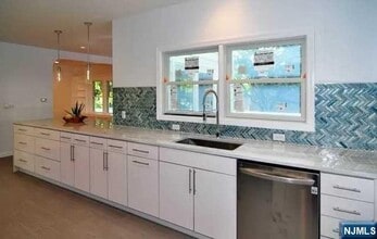 29 N Lyle Ave in Tenafly, NJ - Building Photo - Building Photo